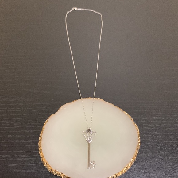 Key necklace with black diamond - Picture 4 of 4